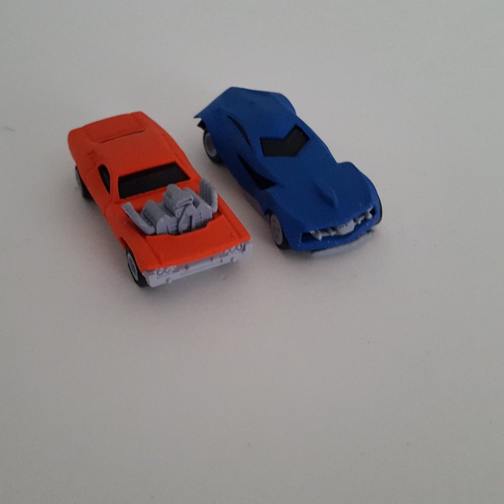 Hotwheels CrazErasers Puzzle Erasers Red Car/Blue Car 3" Party Prize Idea